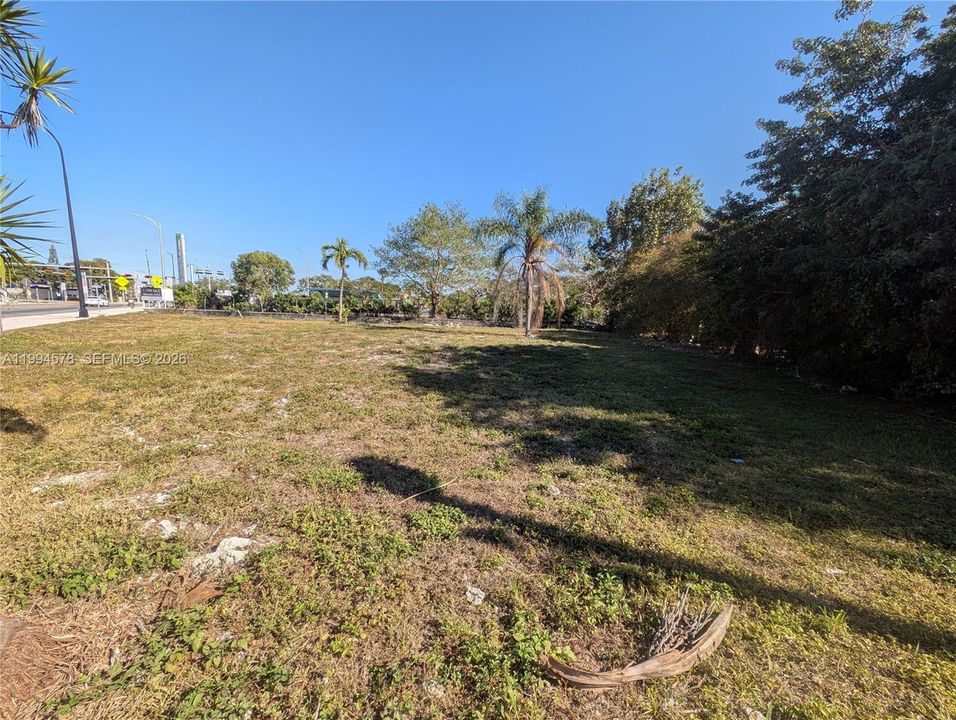En Venta: $600,000 (0.23 acres)