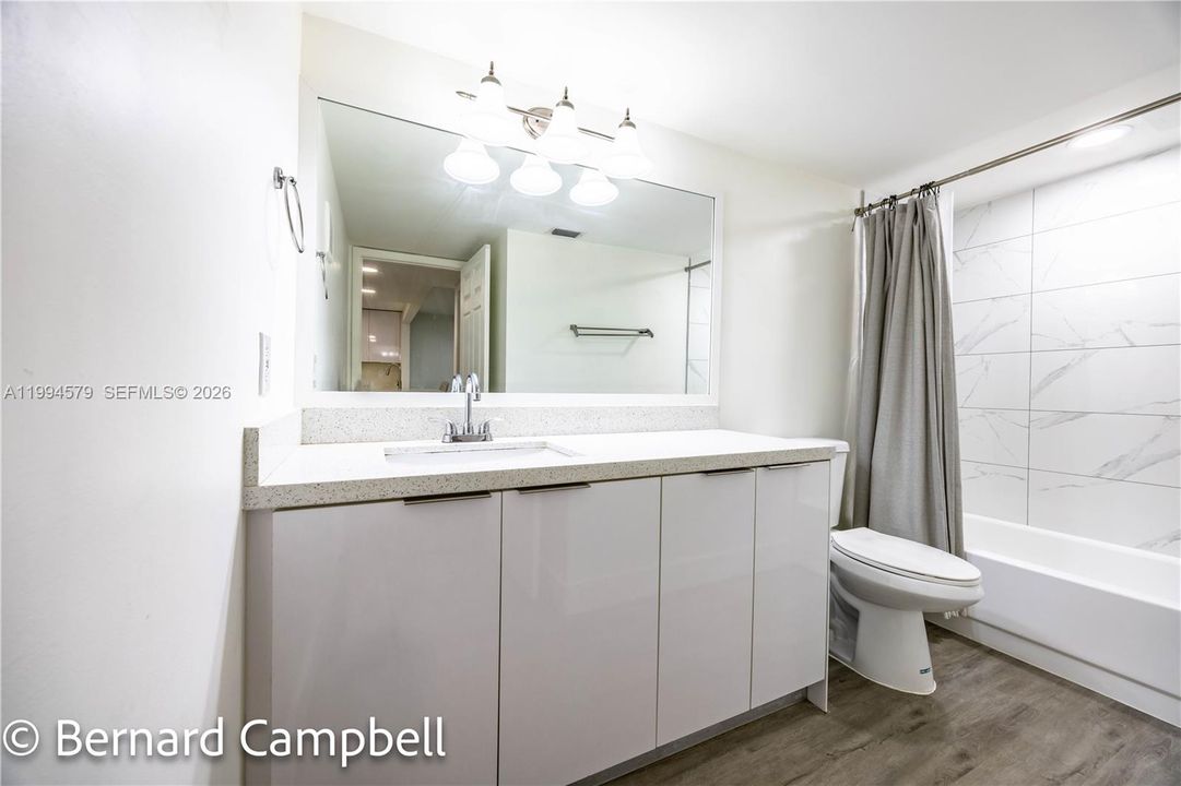 Activo con contrato: $190,000 (2 camas, 2 baños, 1370 Pies cuadrados)
