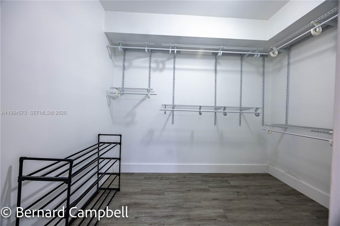 Activo con contrato: $190,000 (2 camas, 2 baños, 1370 Pies cuadrados)