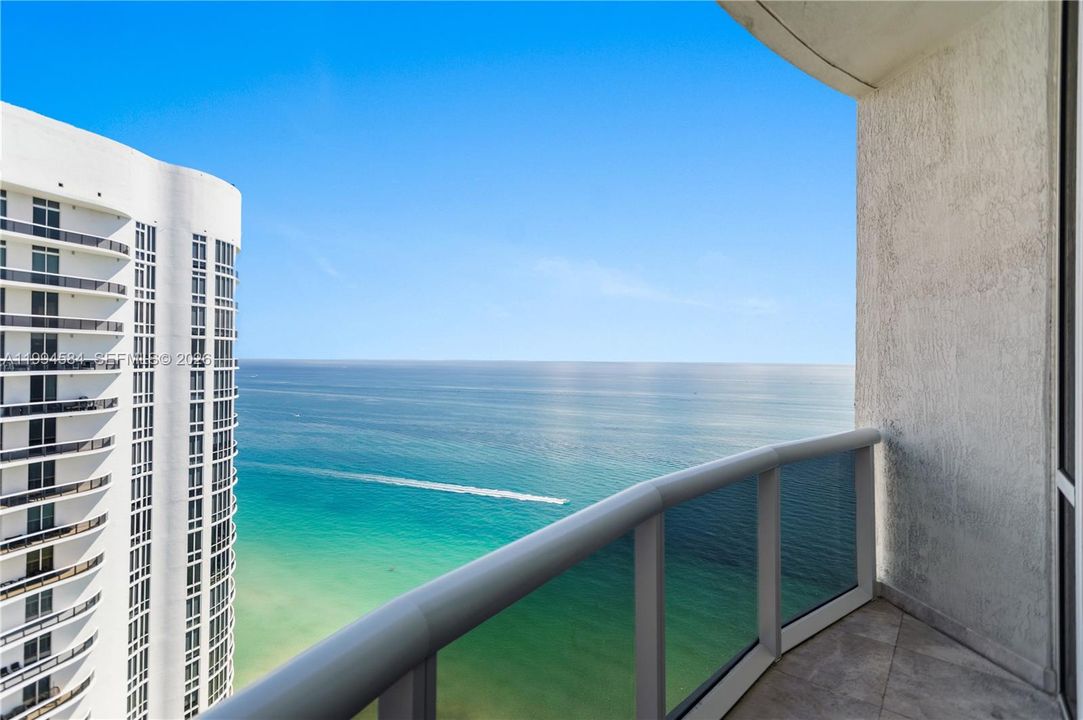 For Sale: $2,650,000 (3 beds, 3 baths, 2558 Square Feet)