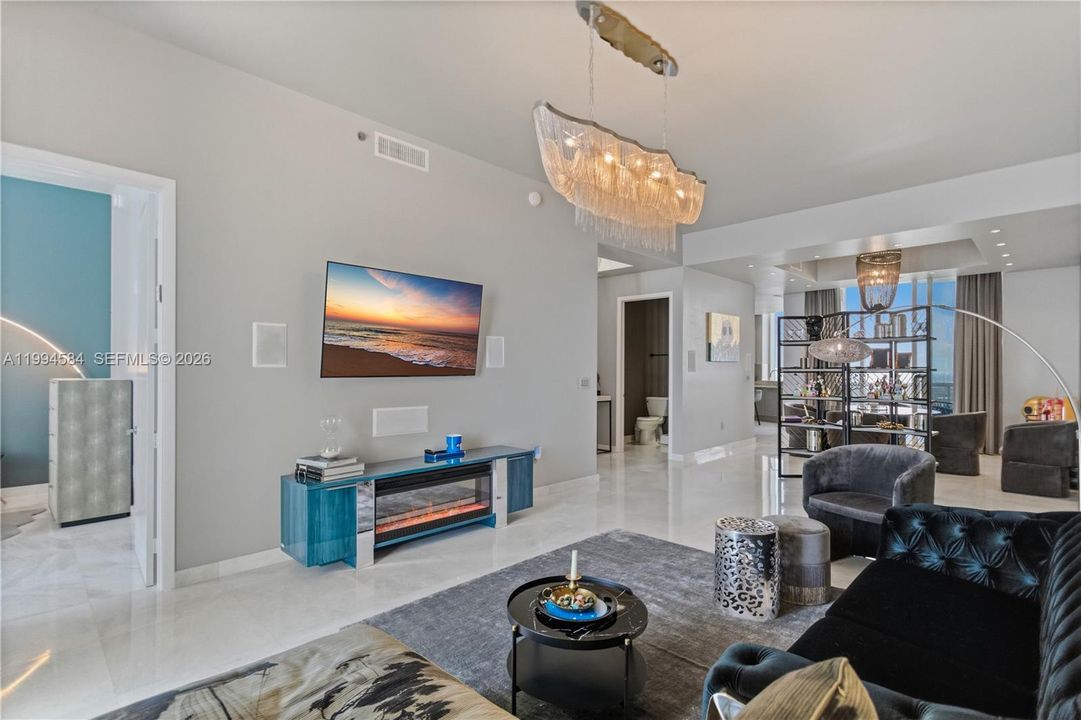 For Sale: $2,650,000 (3 beds, 3 baths, 2558 Square Feet)