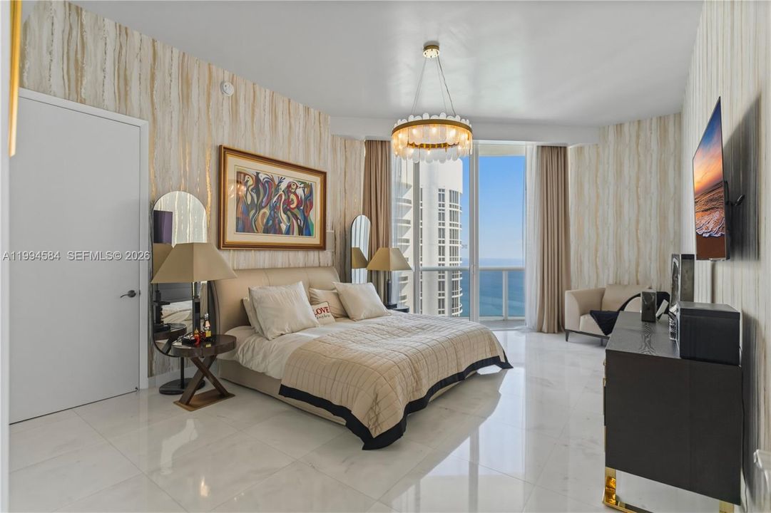 For Sale: $2,650,000 (3 beds, 3 baths, 2558 Square Feet)