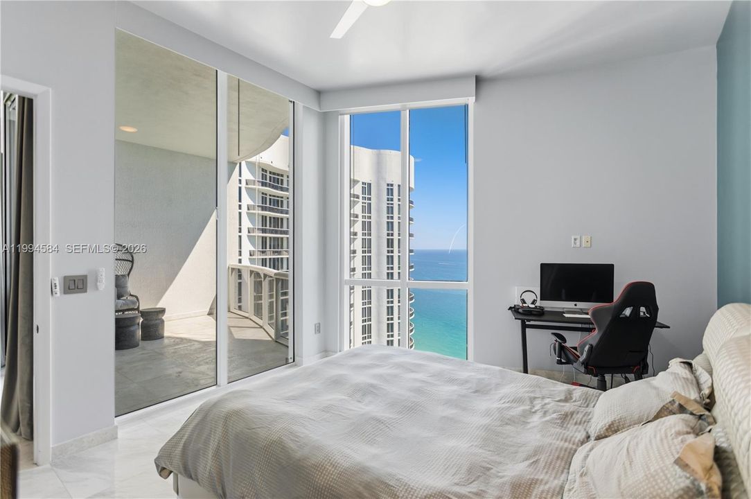 For Sale: $2,650,000 (3 beds, 3 baths, 2558 Square Feet)