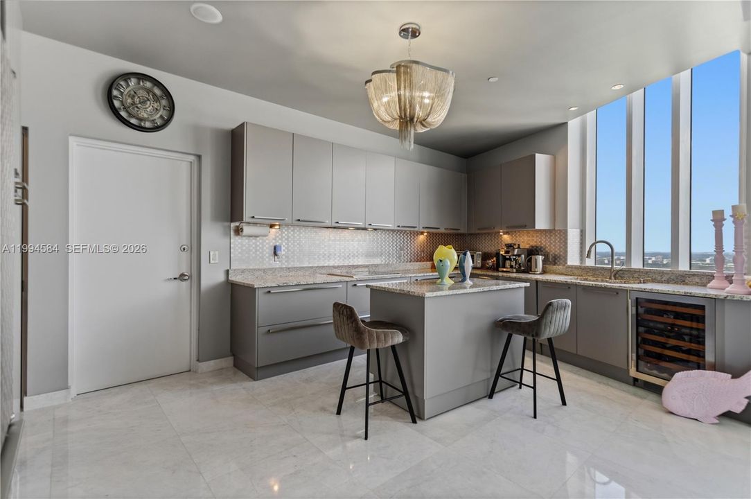 For Sale: $2,650,000 (3 beds, 3 baths, 2558 Square Feet)