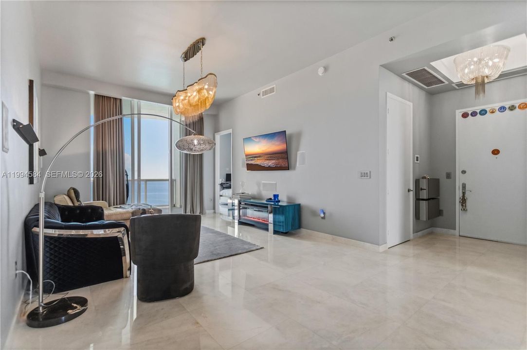 For Sale: $2,650,000 (3 beds, 3 baths, 2558 Square Feet)