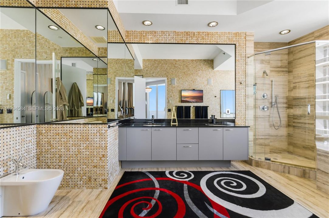 For Sale: $2,650,000 (3 beds, 3 baths, 2558 Square Feet)