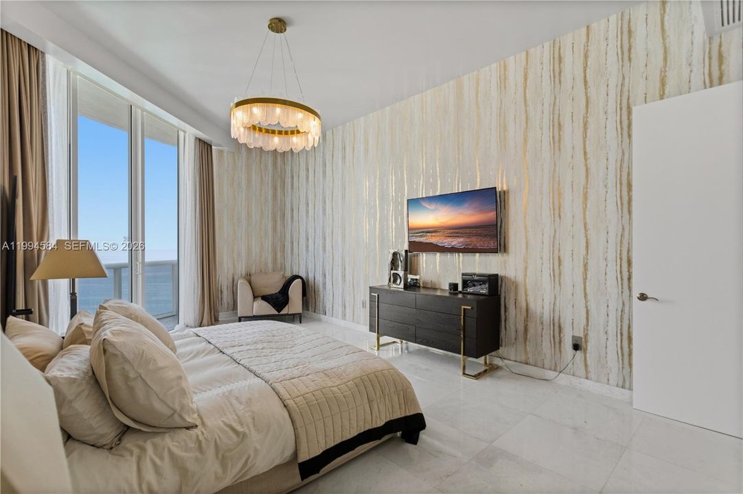 For Sale: $2,650,000 (3 beds, 3 baths, 2558 Square Feet)