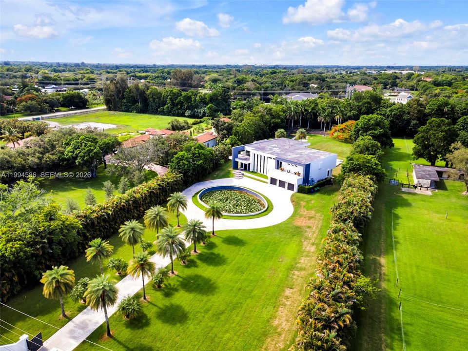 For Sale: $5,395,000 (6 beds, 7 baths, 8088 Square Feet)