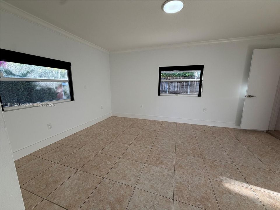 For Sale: $750,000 (2 beds, 2 baths, 1520 Square Feet)