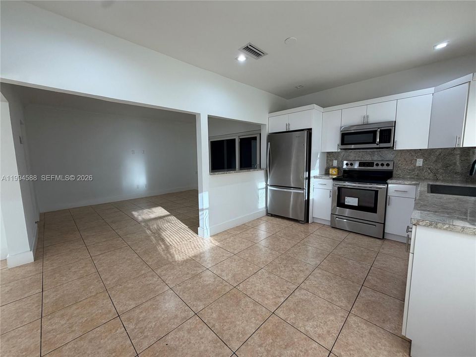 For Sale: $750,000 (2 beds, 2 baths, 1520 Square Feet)