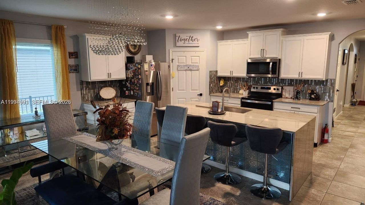 For Sale: $409,000 (4 beds, 2 baths, 1934 Square Feet)