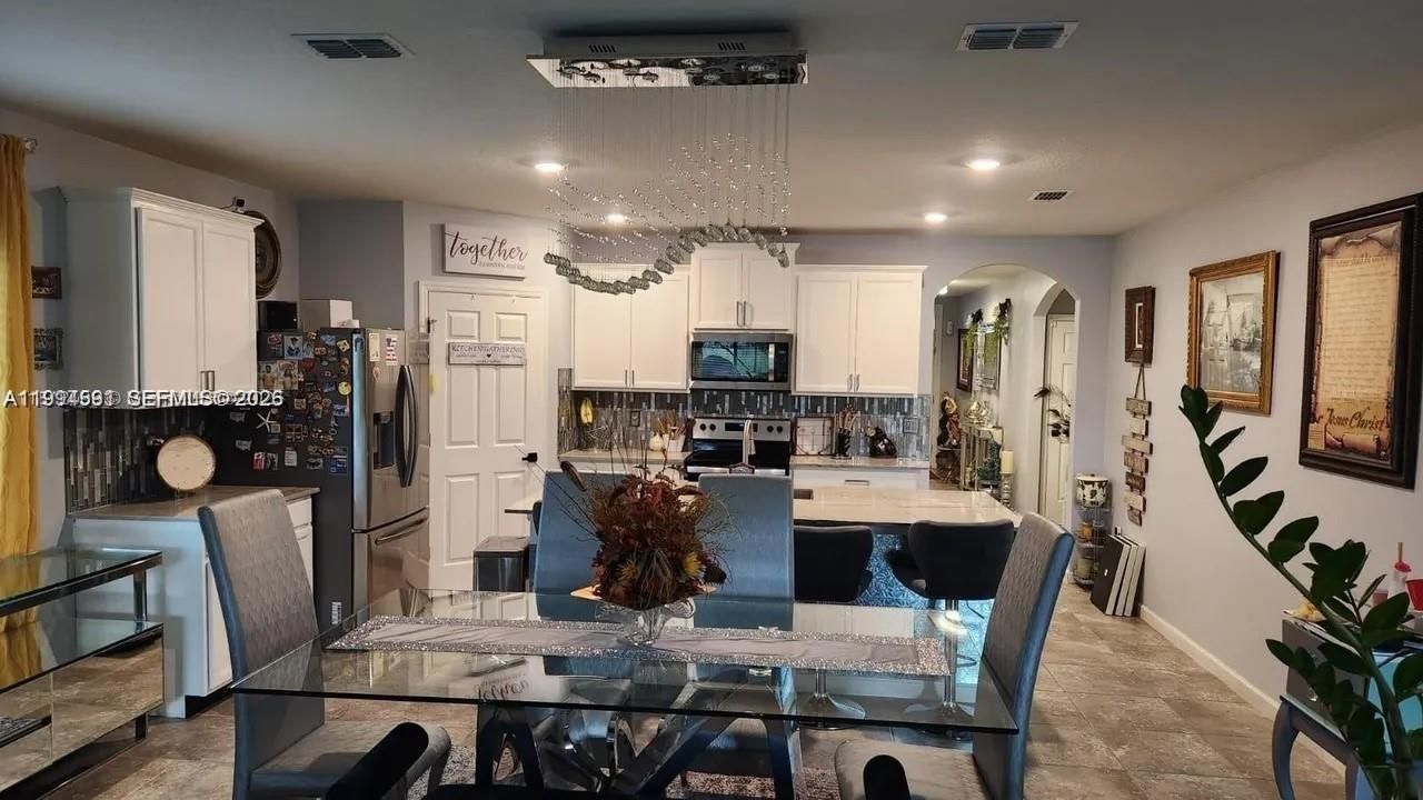 For Sale: $409,000 (4 beds, 2 baths, 1934 Square Feet)