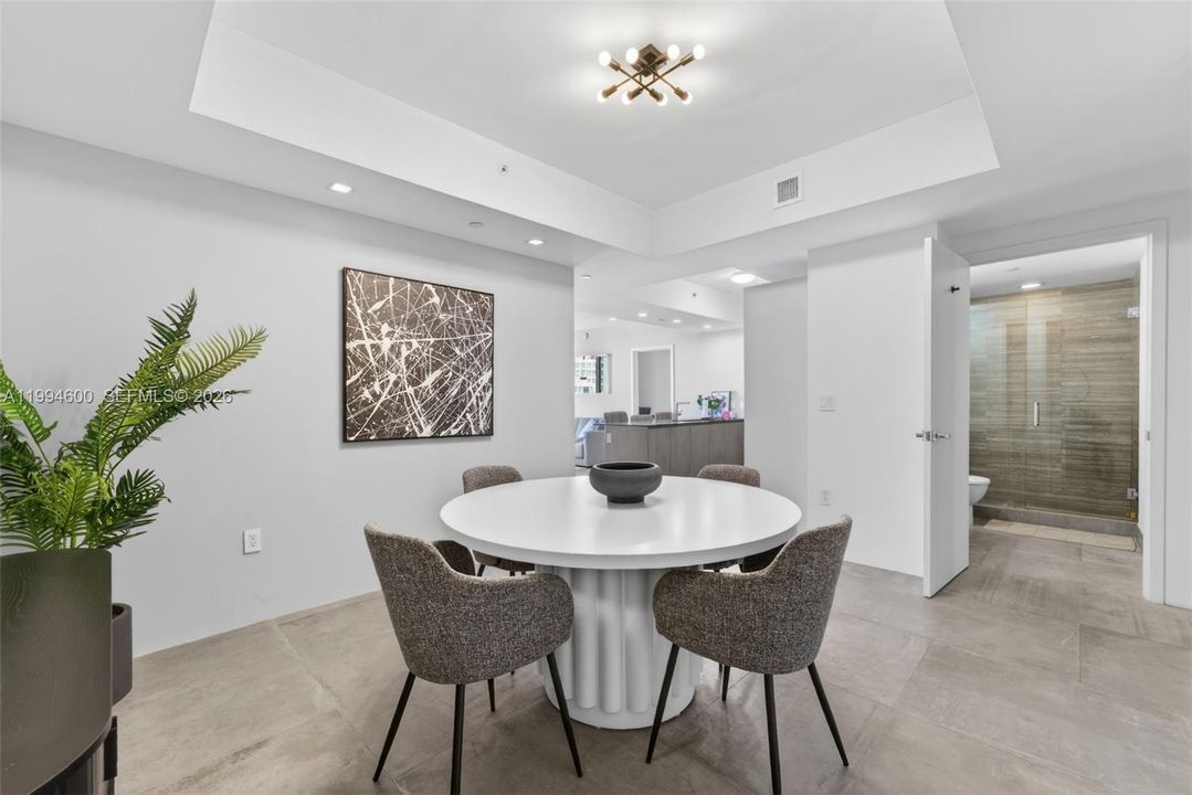 В аренду: $7,500 (2 спален, 3 ванн, 1283 Квадратных фут)