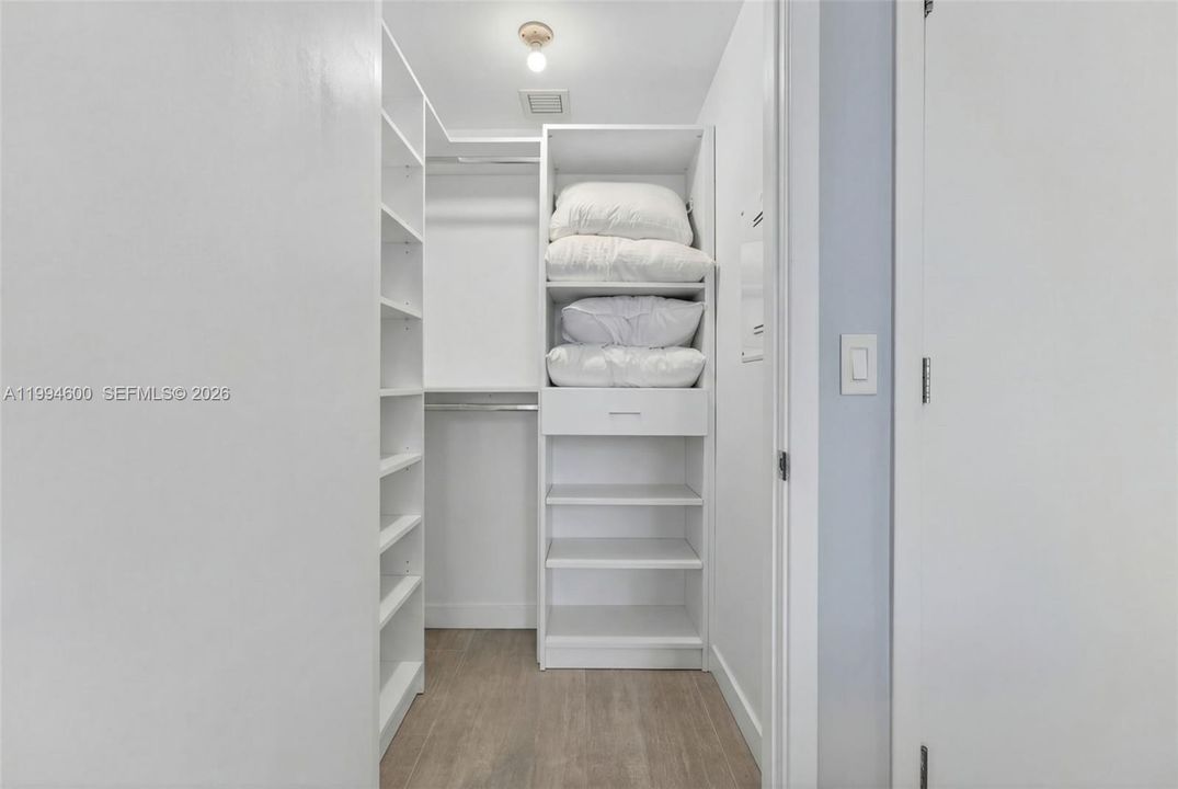 В аренду: $7,500 (2 спален, 3 ванн, 1283 Квадратных фут)