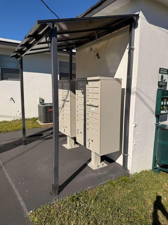 MAILBOX Photo