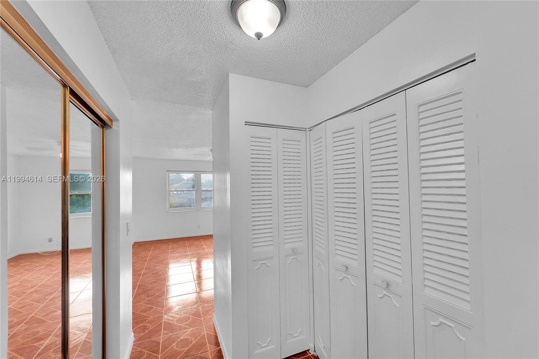 For Sale: $78,000 (1 beds, 1 baths, 768 Square Feet)
