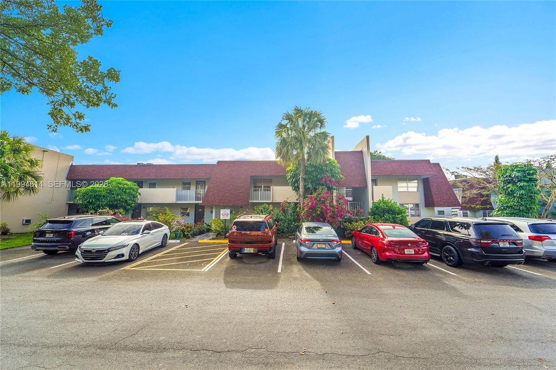 For Sale: $78,000 (1 beds, 1 baths, 768 Square Feet)