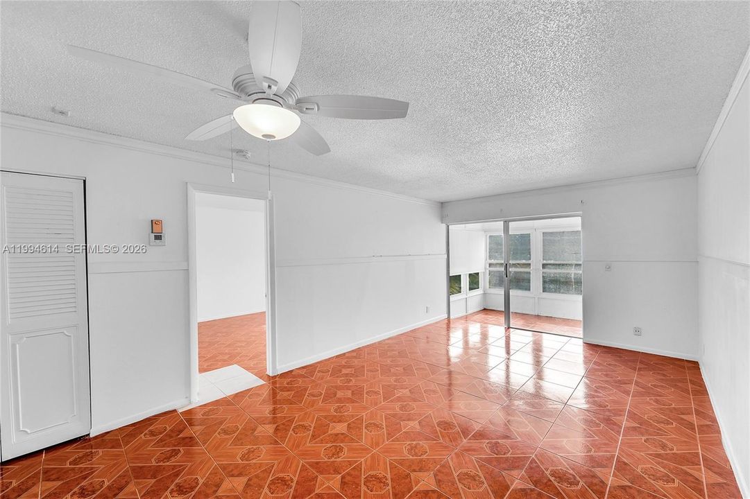 For Sale: $78,000 (1 beds, 1 baths, 768 Square Feet)