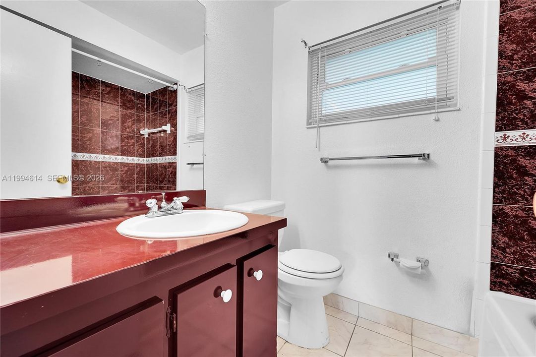 For Sale: $78,000 (1 beds, 1 baths, 768 Square Feet)