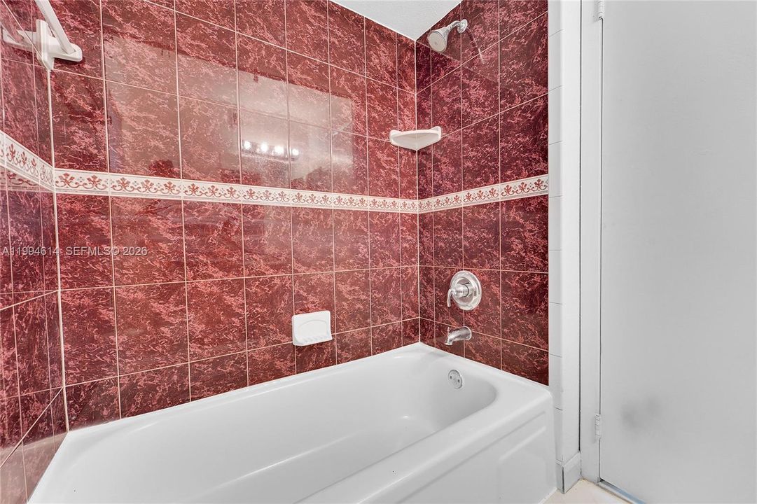 For Sale: $78,000 (1 beds, 1 baths, 768 Square Feet)