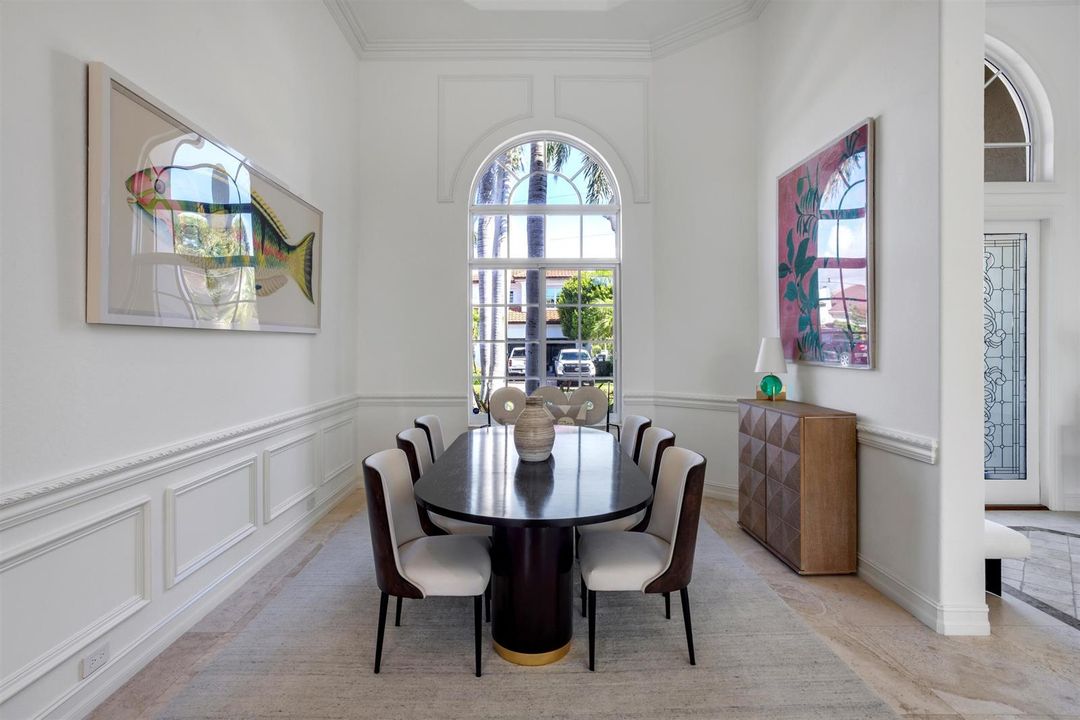 DINING_STRAIGHT_EB