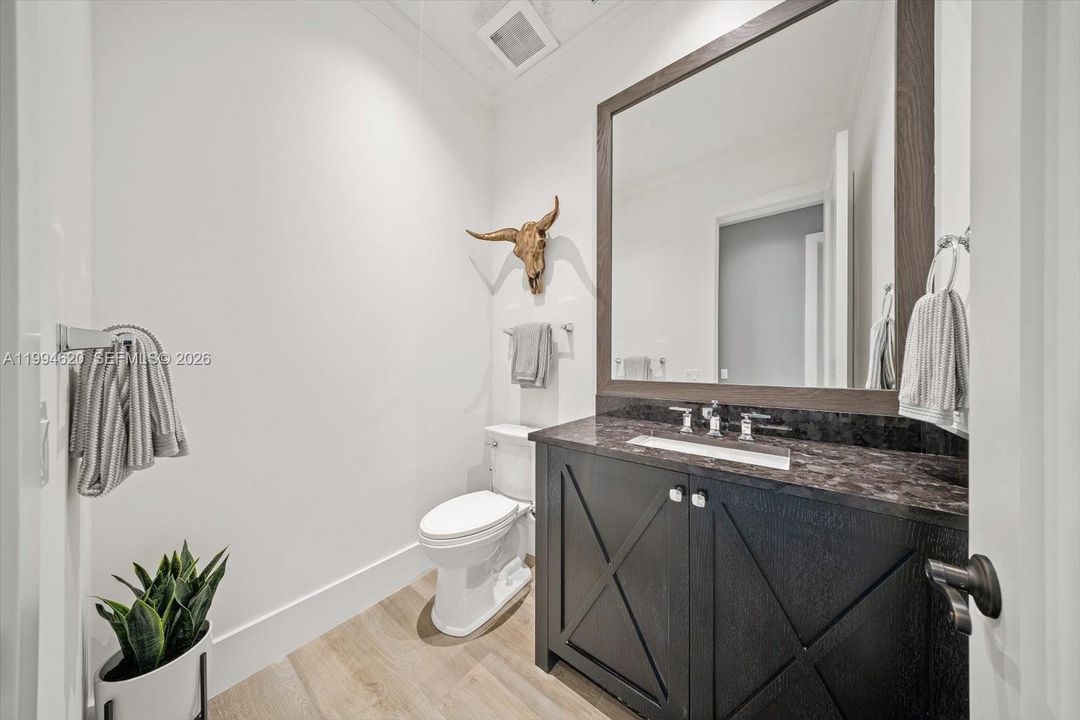 For Sale: $26,495,000 (6 beds, 6 baths, 11189 Square Feet)