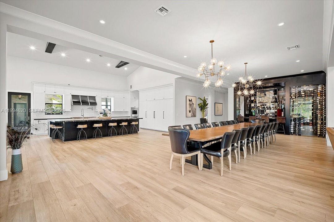 For Sale: $26,495,000 (6 beds, 6 baths, 11189 Square Feet)