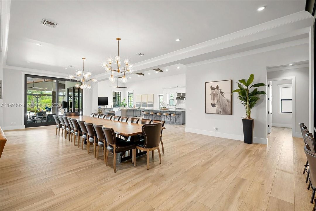 For Sale: $26,495,000 (6 beds, 6 baths, 11189 Square Feet)