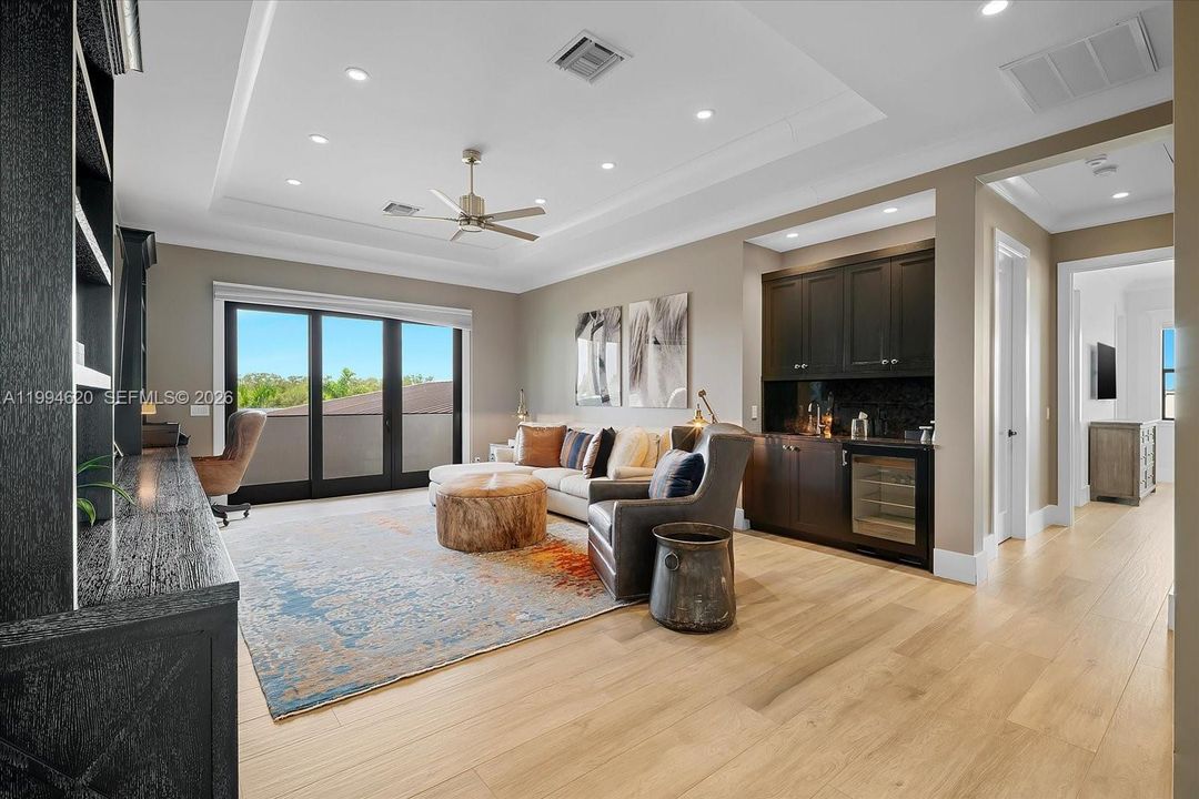 For Sale: $26,495,000 (6 beds, 6 baths, 11189 Square Feet)