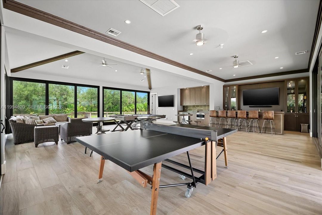 For Sale: $26,495,000 (6 beds, 6 baths, 11189 Square Feet)