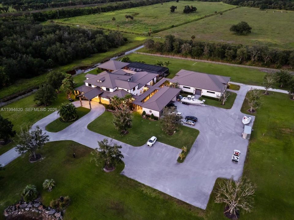 For Sale: $26,495,000 (6 beds, 6 baths, 11189 Square Feet)