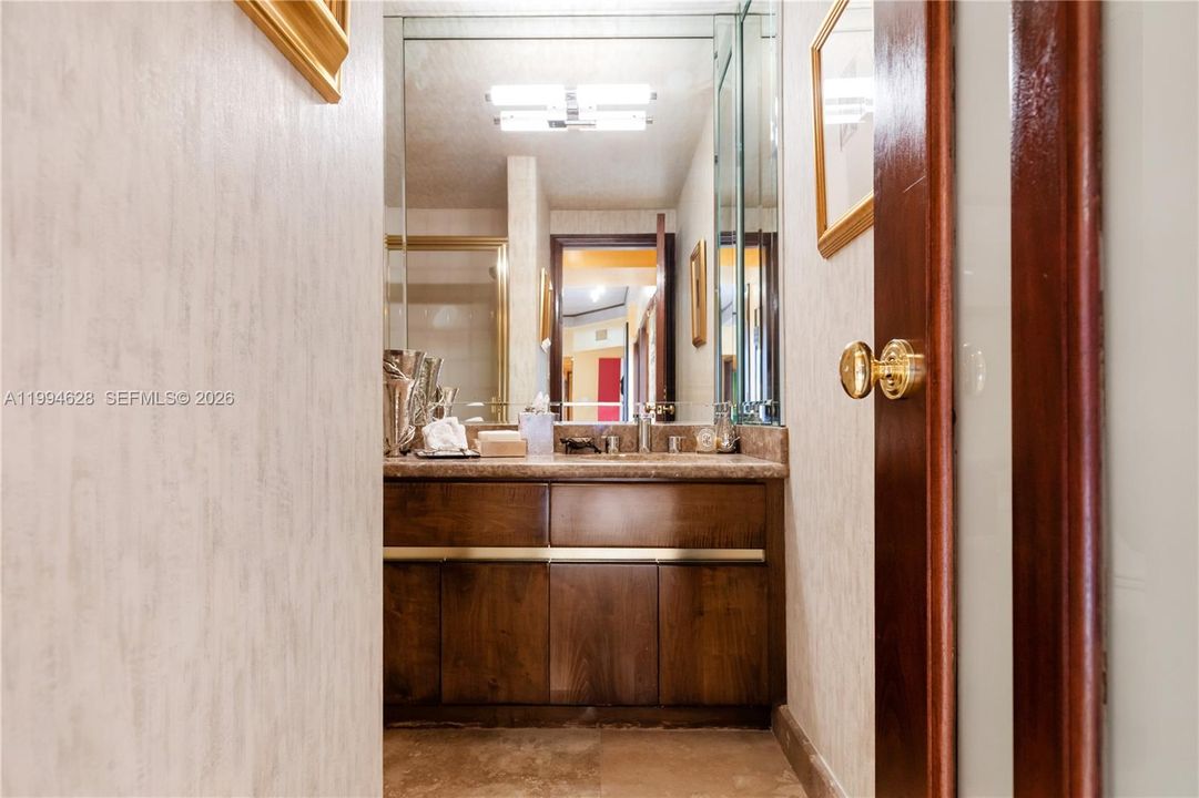 На продажу: $1,850,000 (5 спален, 5 ванн, 4685 Квадратных фут)