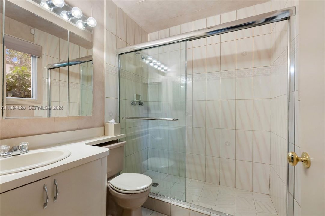 На продажу: $1,850,000 (5 спален, 5 ванн, 4685 Квадратных фут)
