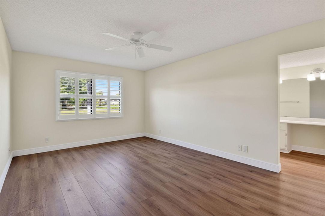 17081WaterbendDr#128(18)EDIT-Shutters -