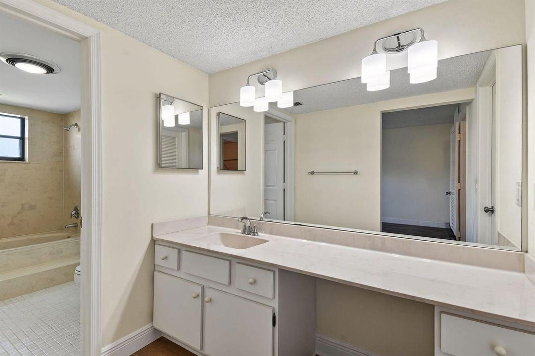 17081WaterbendDr#128(23) - Primary Bath