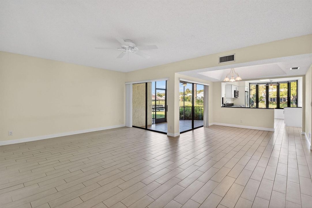 17081WaterbendDr#128(8) - Living Room-Ki