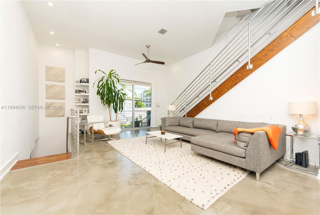 En Venta: $2,500,000 (3 camas, 3 baños, 1574 Pies cuadrados)