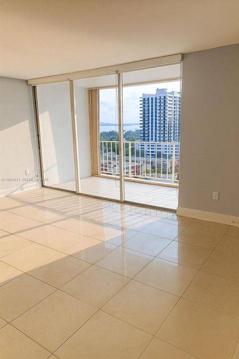 For Sale: $230,000 (0 beds, 1 baths, 577 Square Feet)