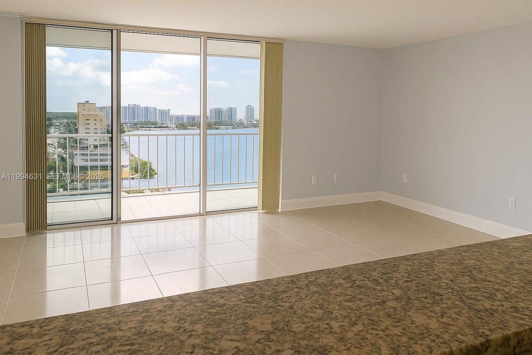 For Sale: $230,000 (0 beds, 1 baths, 577 Square Feet)