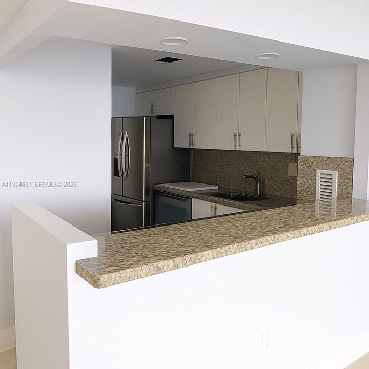 For Sale: $230,000 (0 beds, 1 baths, 577 Square Feet)
