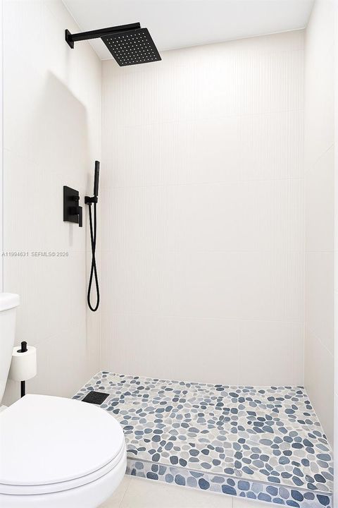 For Sale: $230,000 (0 beds, 1 baths, 577 Square Feet)