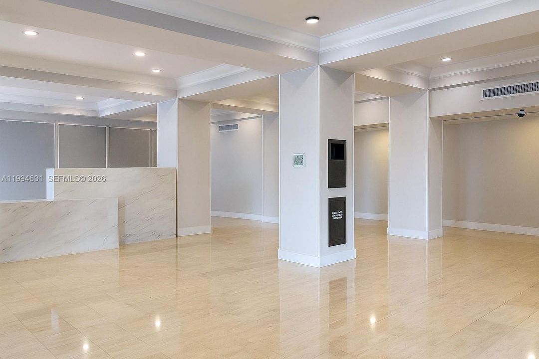 For Sale: $230,000 (0 beds, 1 baths, 577 Square Feet)