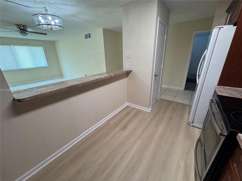 Недавно арендовано: $1,550 (2 спален, 1 ванн, 1075 Квадратных фут)