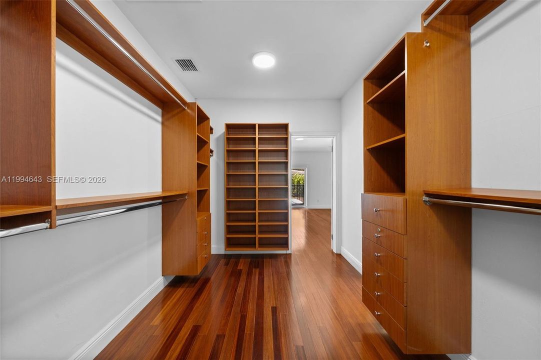 Недавно арендовано: $11,500 (4 спален, 3 ванн, 2640 Квадратных фут)