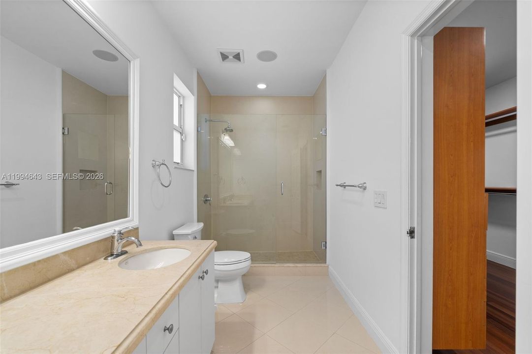 Недавно арендовано: $11,500 (4 спален, 3 ванн, 2640 Квадратных фут)