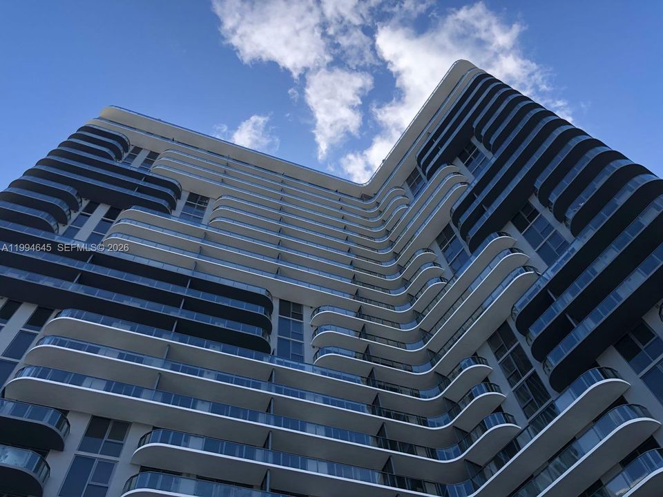 На продажу: $785,000 (2 спален, 2 ванн, 1081 Квадратных фут)