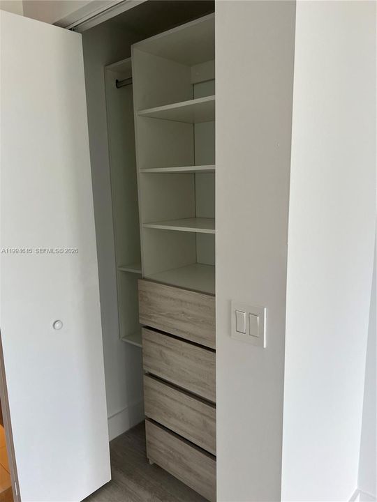 На продажу: $785,000 (2 спален, 2 ванн, 1081 Квадратных фут)