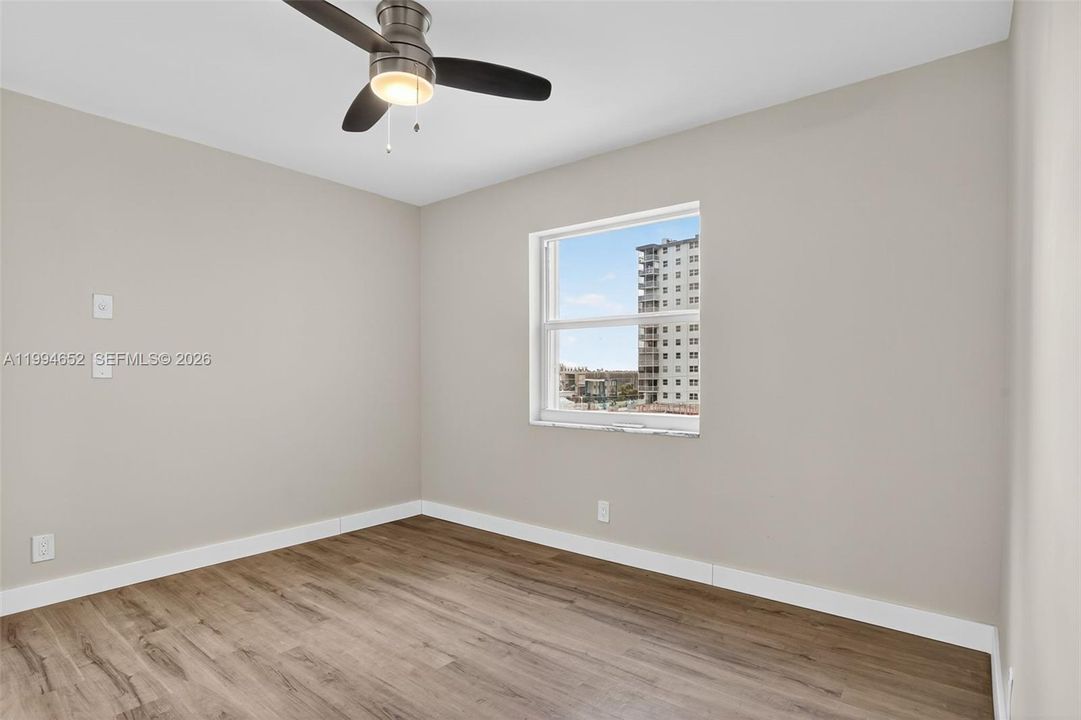 Active With Contract: $225,000 (2 beds, 1 baths, 800 Square Feet)