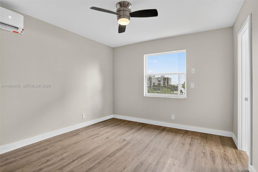Active With Contract: $225,000 (2 beds, 1 baths, 800 Square Feet)