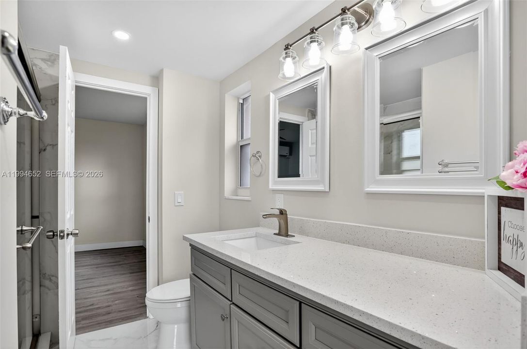 Active With Contract: $225,000 (2 beds, 1 baths, 800 Square Feet)